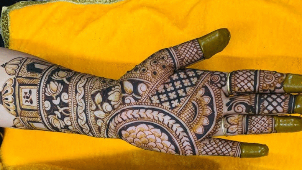 Navarahtri festival mehndi design